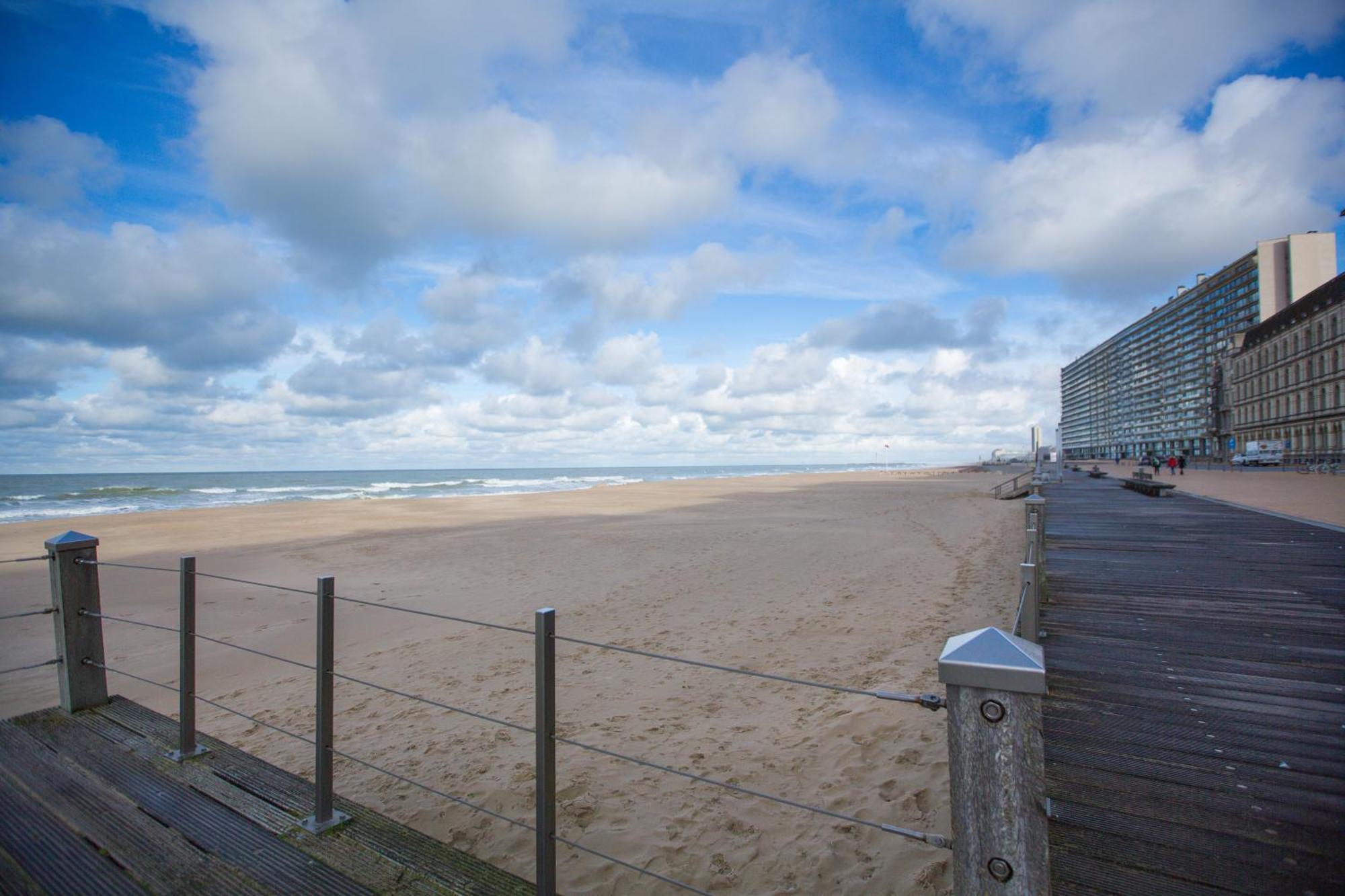 Bright Apartment With Sea View Ostend Exterior photo