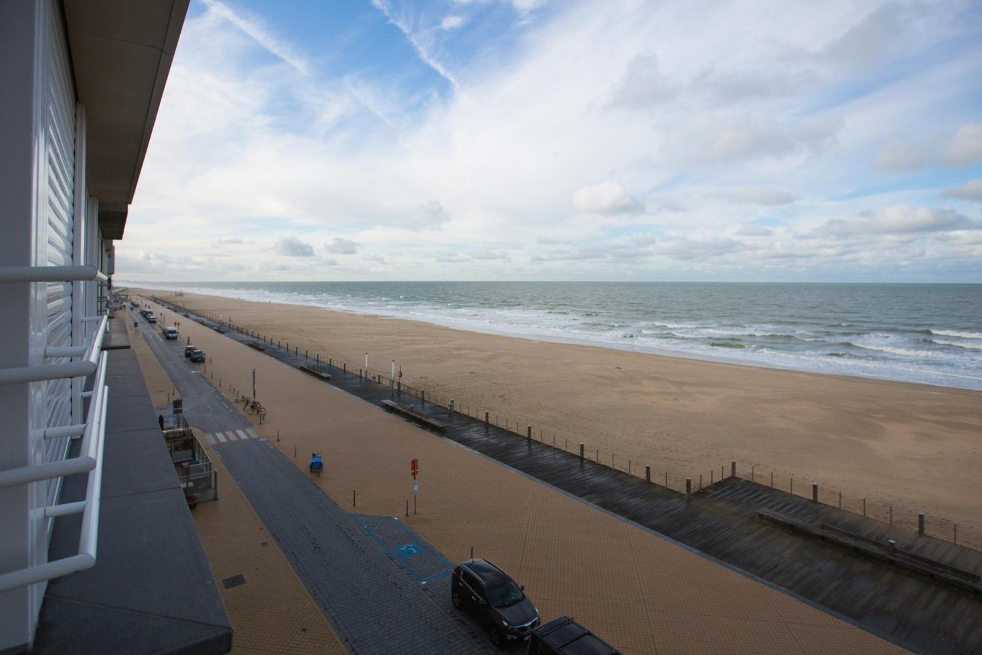 Bright Apartment With Sea View Ostend Exterior photo
